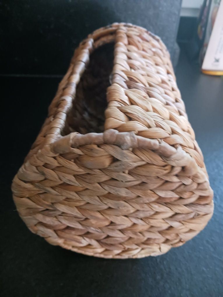 Pojemnik na zapasowy papier toaletowy