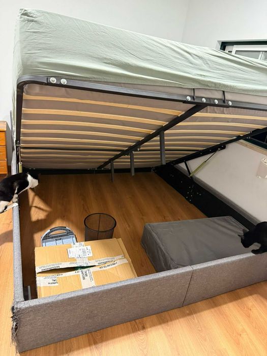 Estrutura de Cama Hidráulica e Colchão 180x200 – Grande Arrumação!