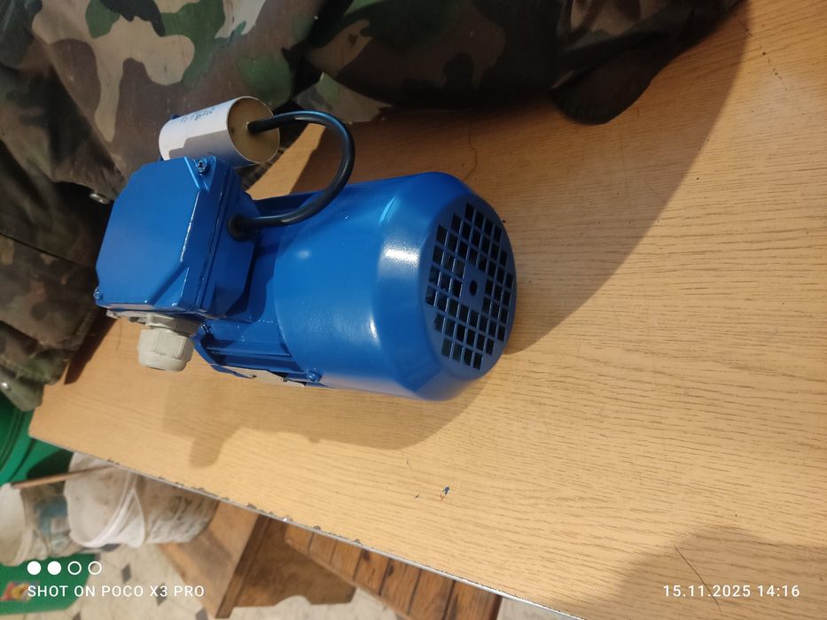 motoreduktor napęd do pieca 0 18 kw 2,5 obrota 230  v