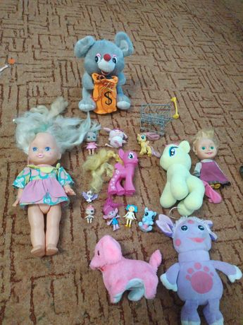 Продам игрушки куклы