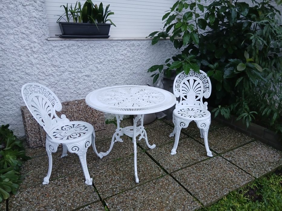 Conjunto Jardim de mesa e 2 cadeiras