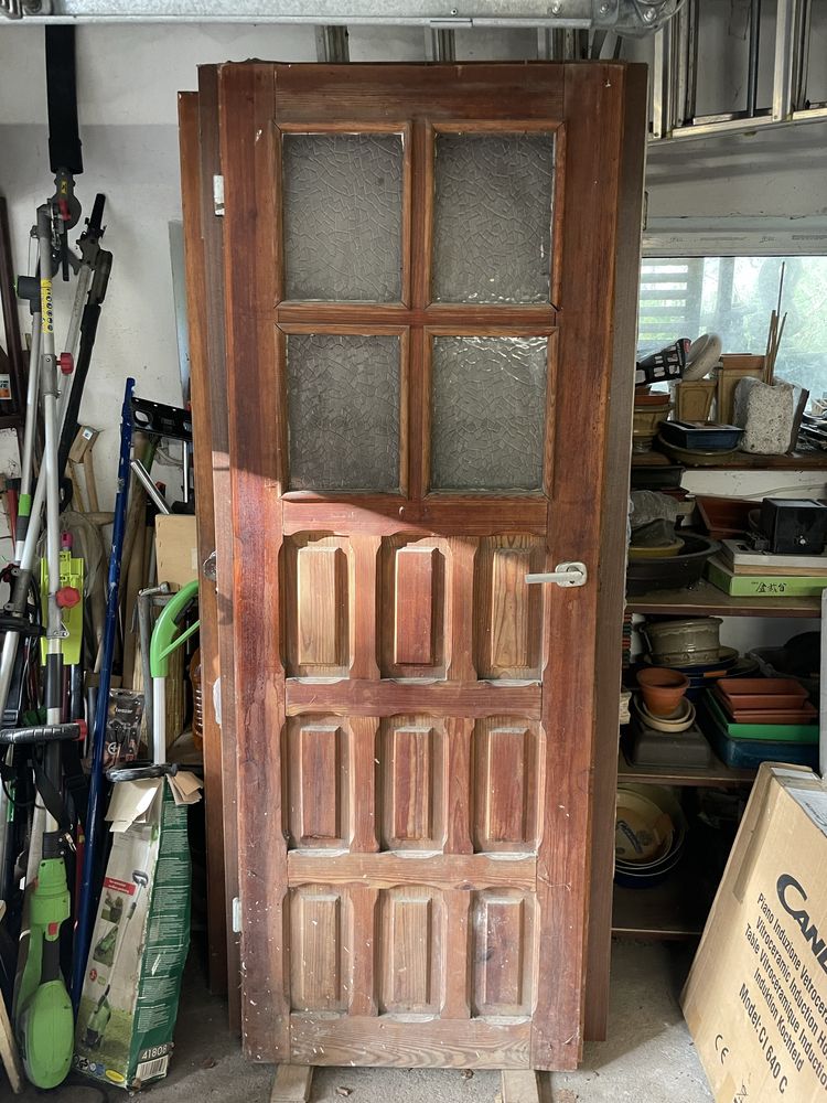 Drzwi drewniane z szybą Prawe 74cm x 202cm OLSZTYN