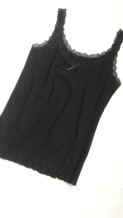 НОВАЯ черная майка в рубчик