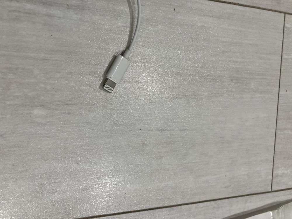 Продам наушники EarPods