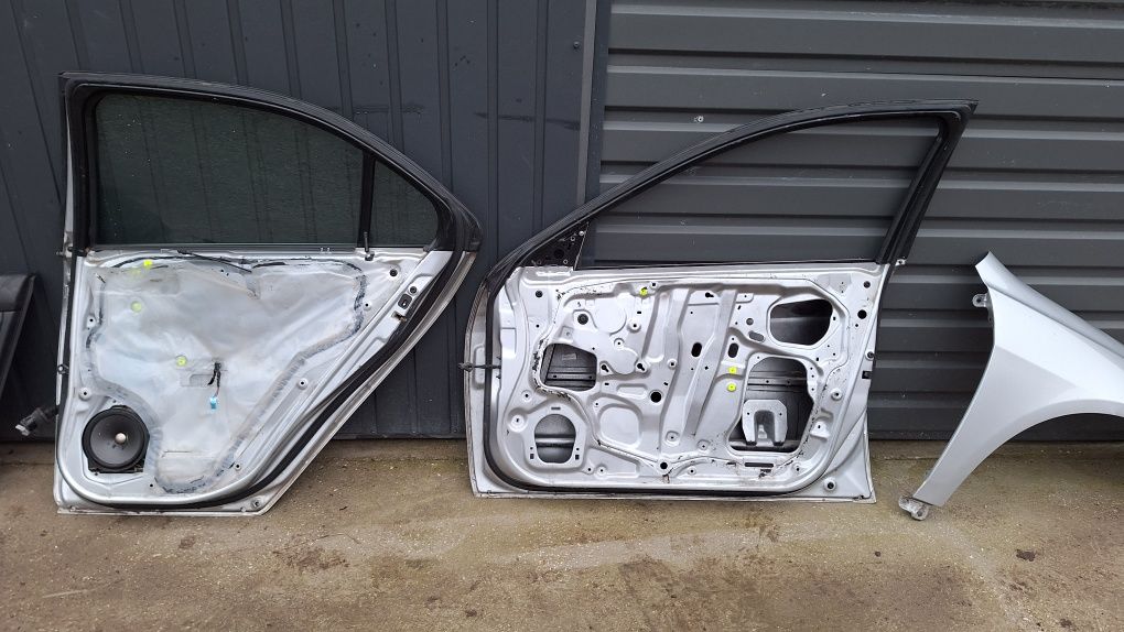 Drzwi prawy przód lewy tył sedan Honda Accord Nh700m B502P dokładka