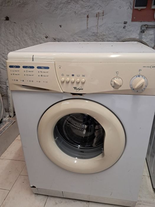 Máquina de lavar roupa Whirlpool