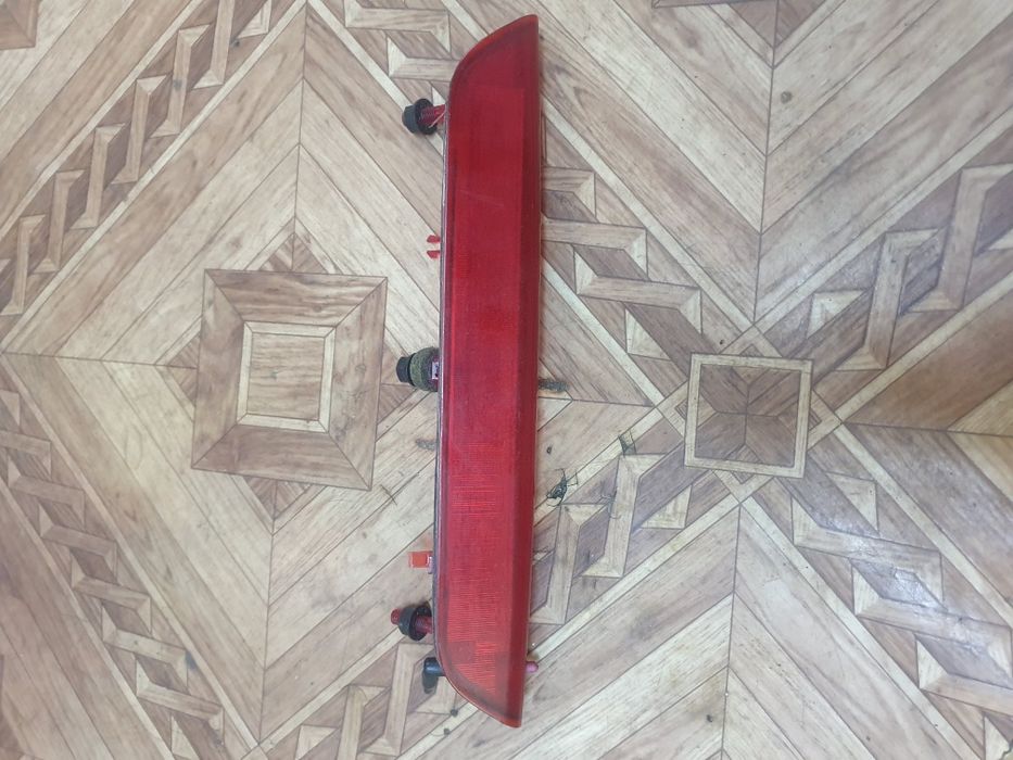 Стоп сигнал Skoda Octavia A5 1Z9 945 097