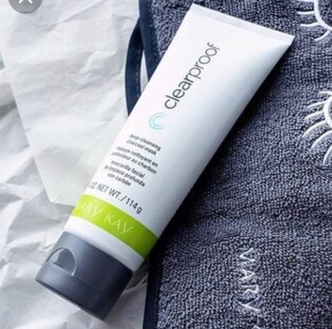 Głęboko Oczyszczająca Maska z Aktywnym Węglem Clear Proof® Mary Kay