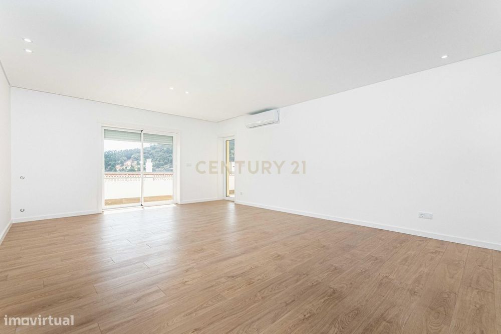 Apartamento Novo T2, com varandas, garagem e arrecadação em Mafra