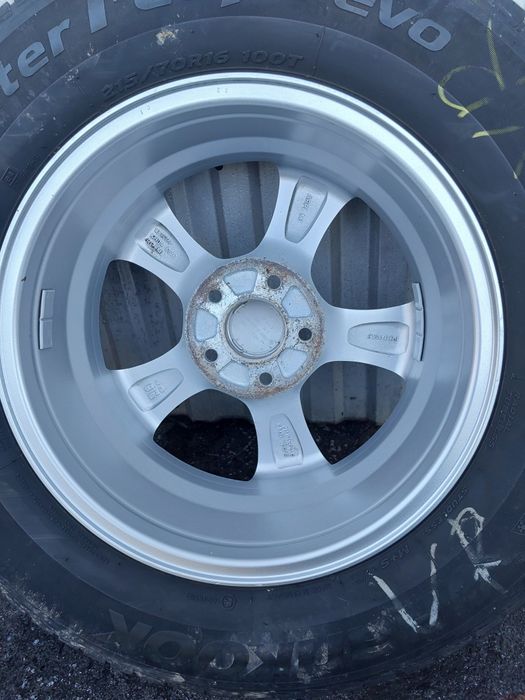 Felgi 16 Hyundai 5x114,3 67,1mm et45 opony zima 215/70 r16 super stan