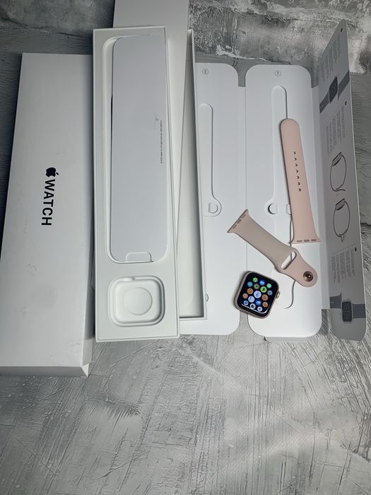 Apple watch SE Gold Aluminum Case 40mm