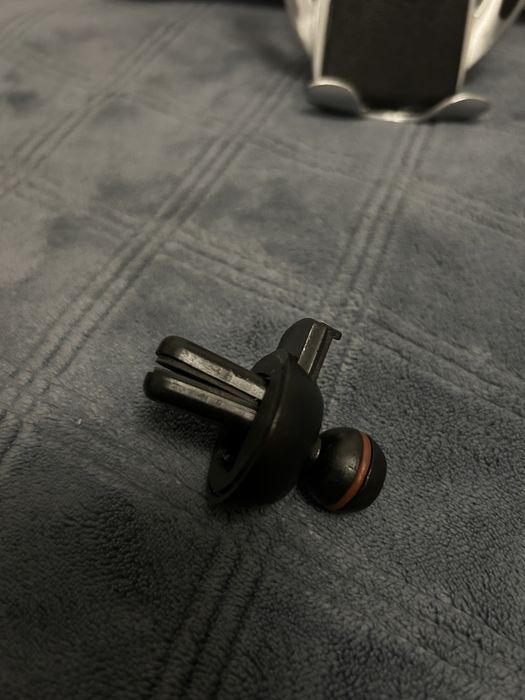 Тримач для авто з бездротовою зарядкою