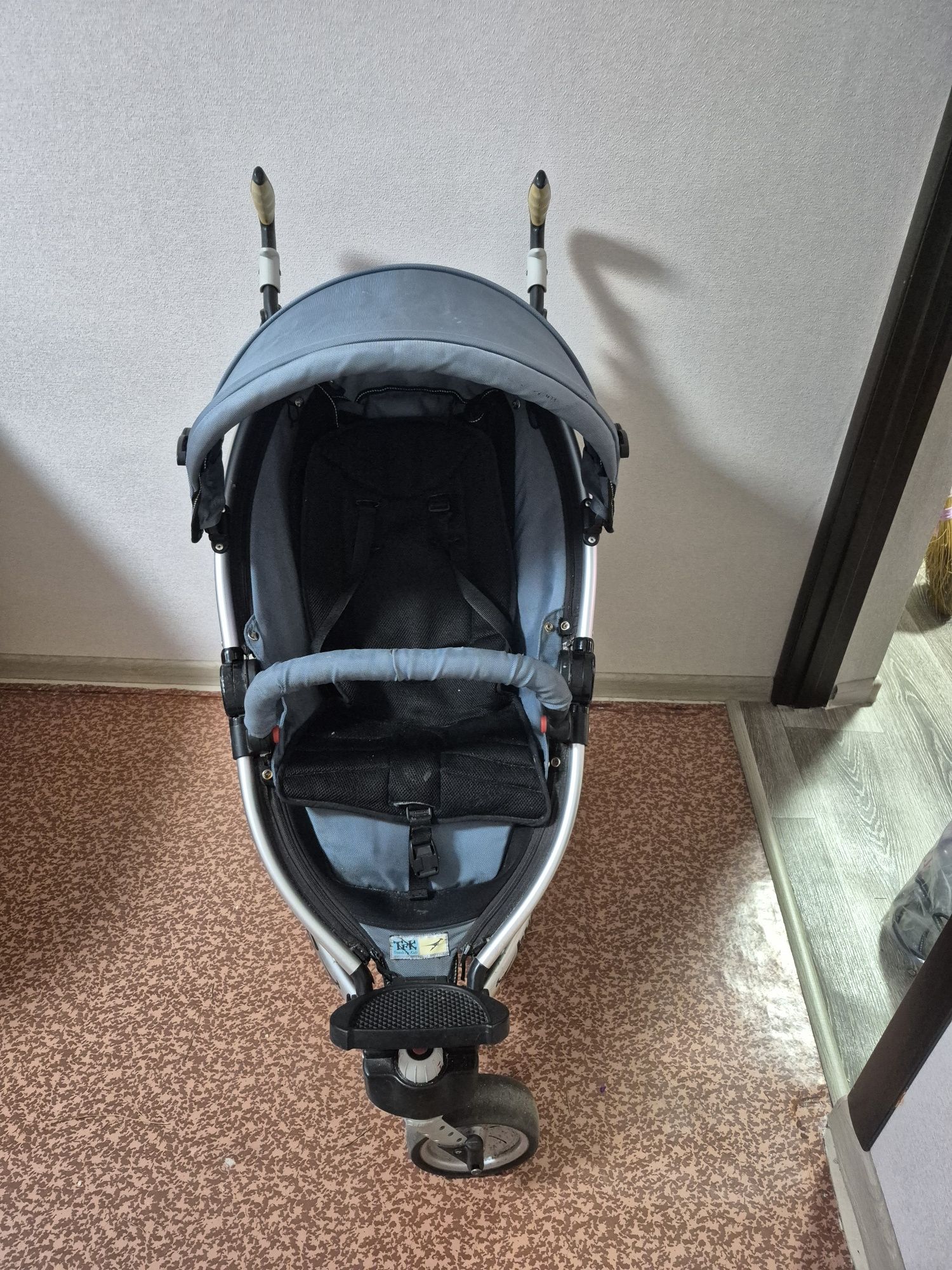 Продам коляску для прогулок
