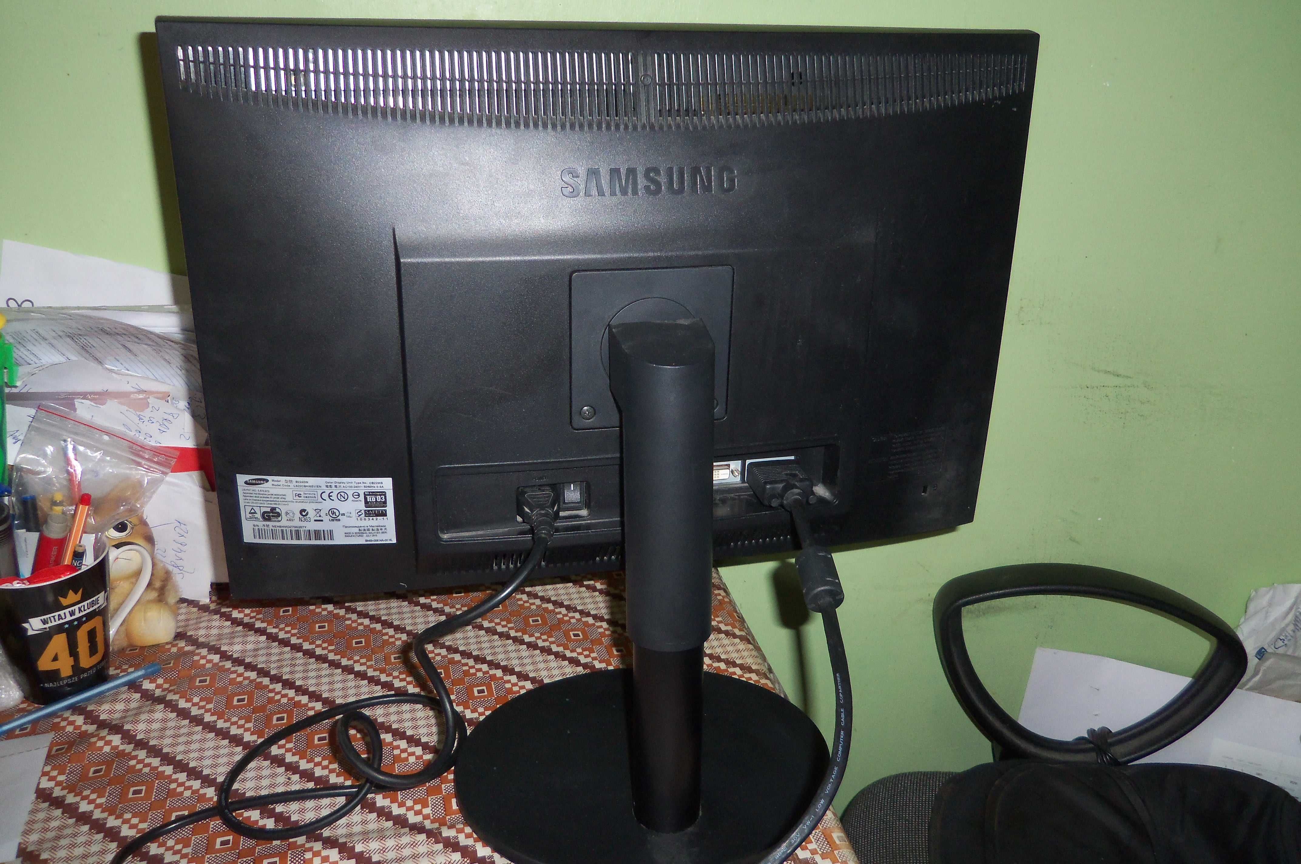 Monitor Samsung 22 cale, DVI,D-SUB(VGA), kabel sieciowy oraz sygnałowy