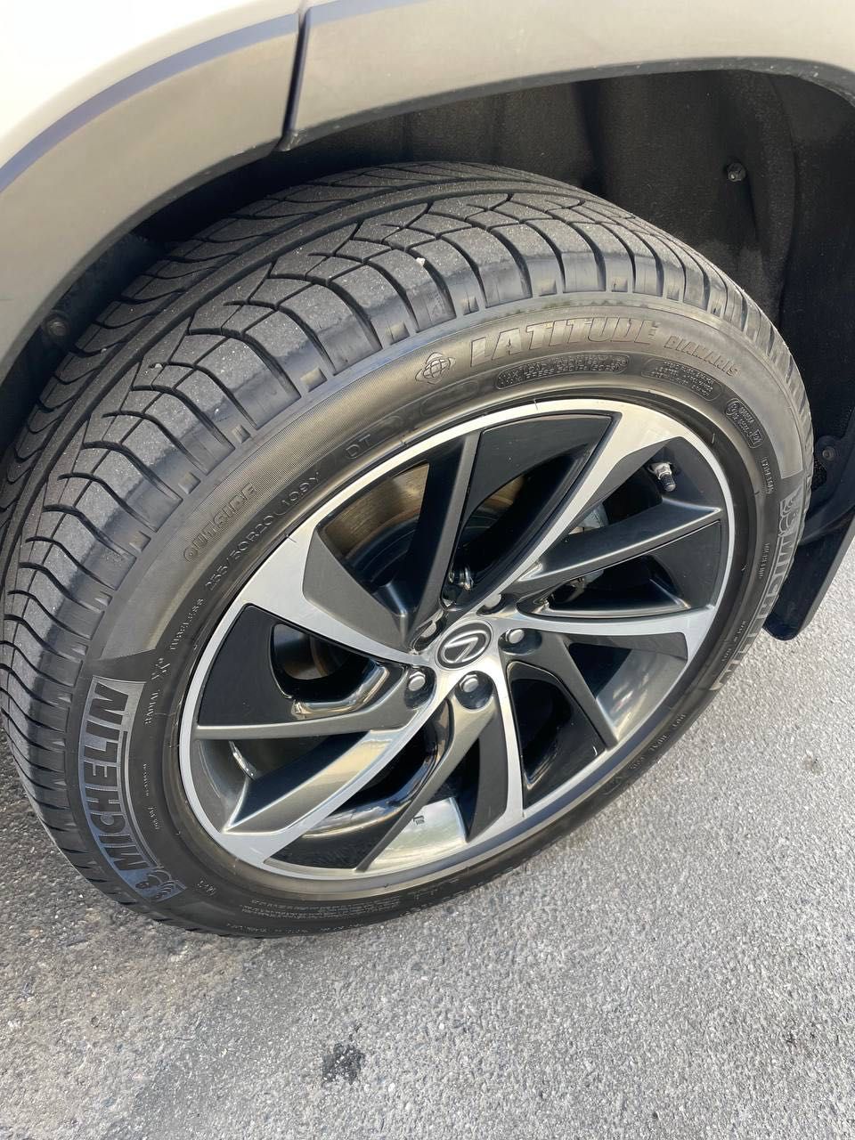 Продам Lexus RX450h 2019