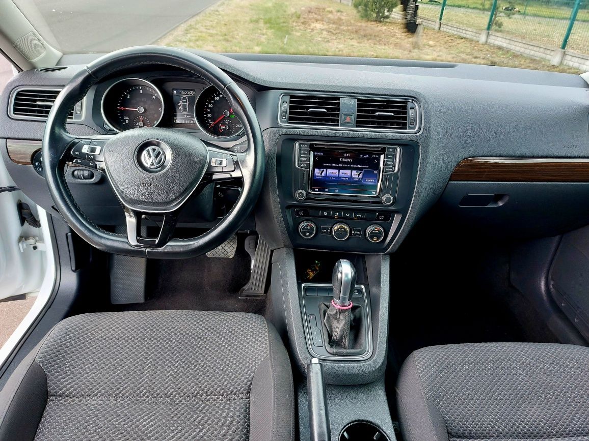 Volkswagen Jetta - Biała Perła 2.0 TDI DSG, LED, NAVI
