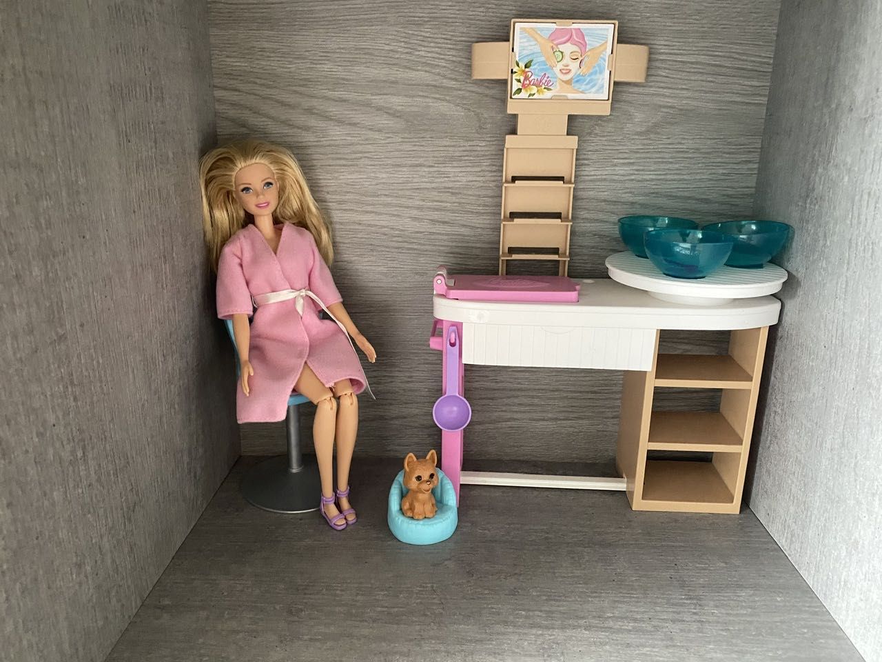 Lalka Barbie zestaw kosmetyczny salon spa szczeniaczek