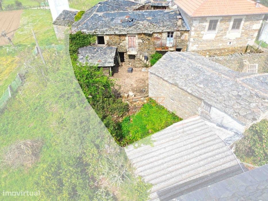 Casa centenária em aldeia de xisto - Alvarenga