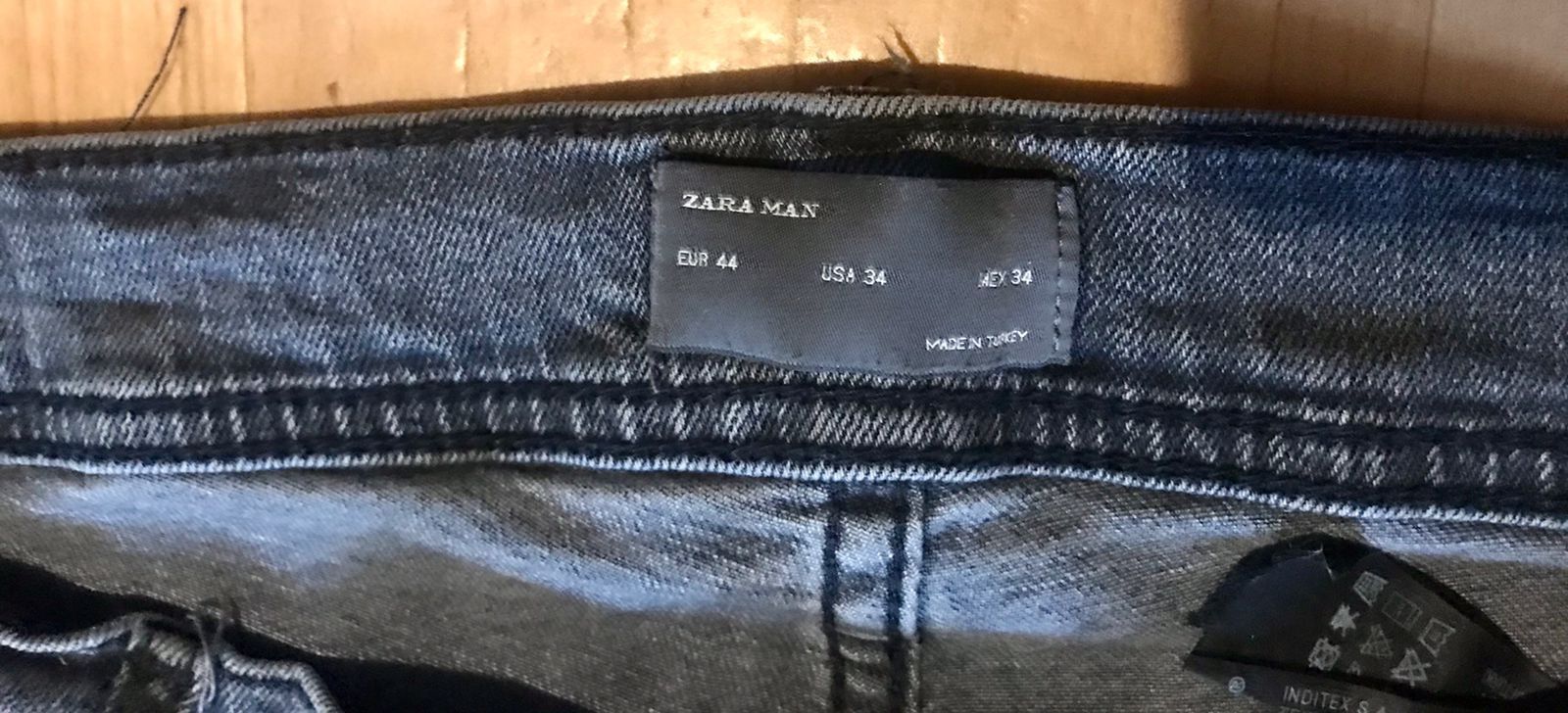 Мужские джинсы фирма Zara