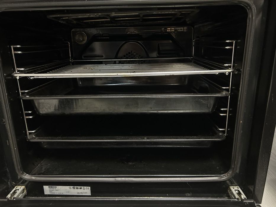 Продам духовку BEKO ( встраиваемая)