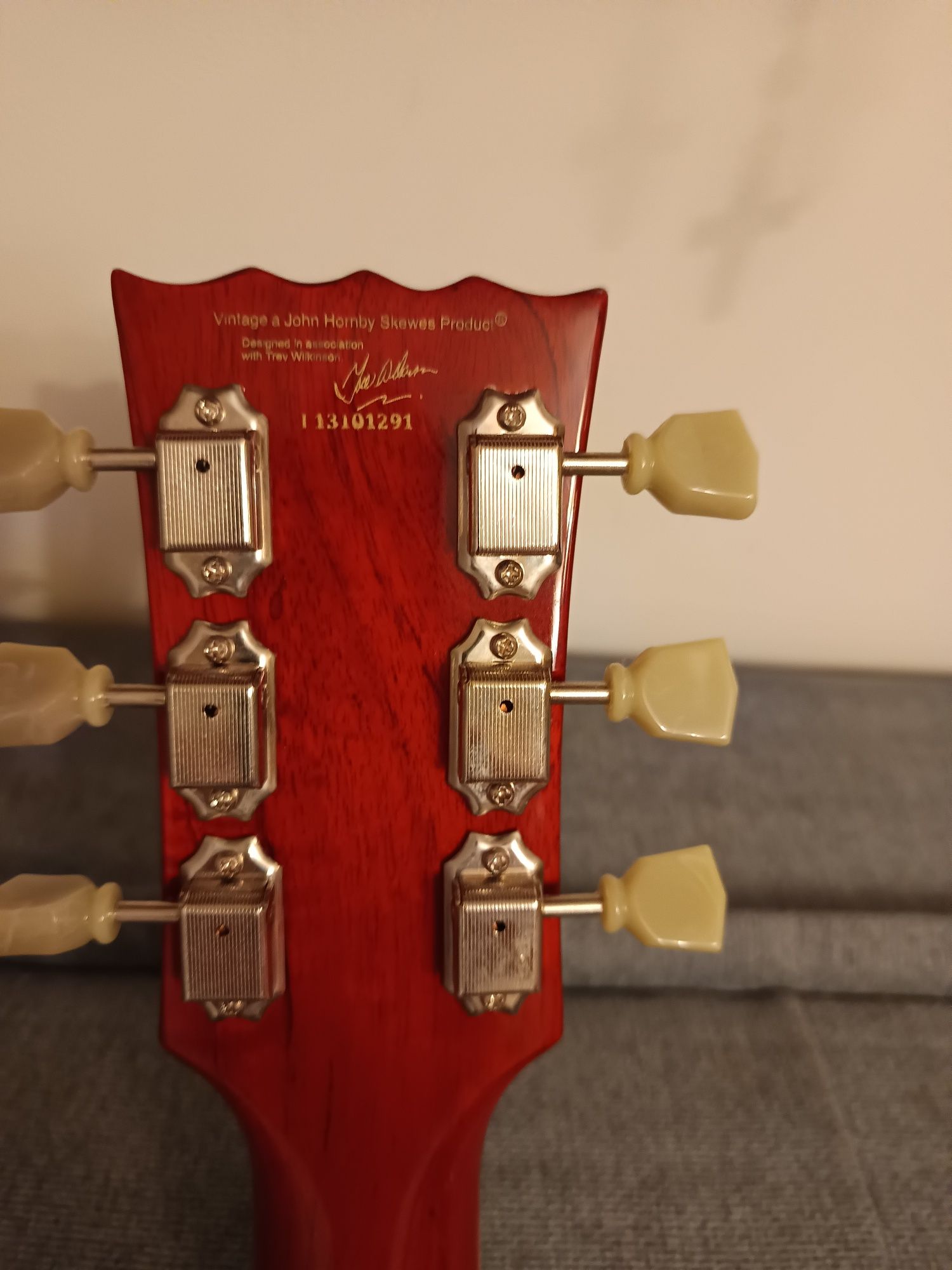 Vintage V100 set Berylium pickupy.