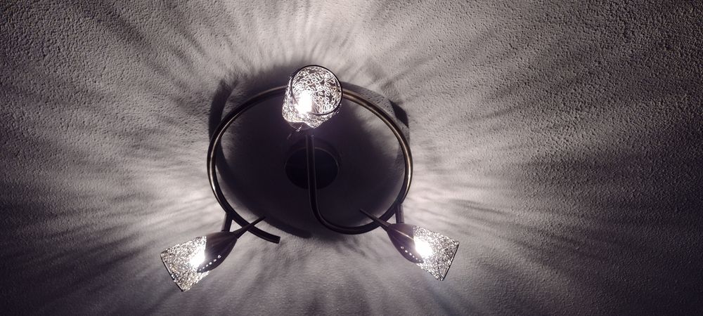 Lampa sufitowa kolor złoty 3 lampki+ żarówki LED