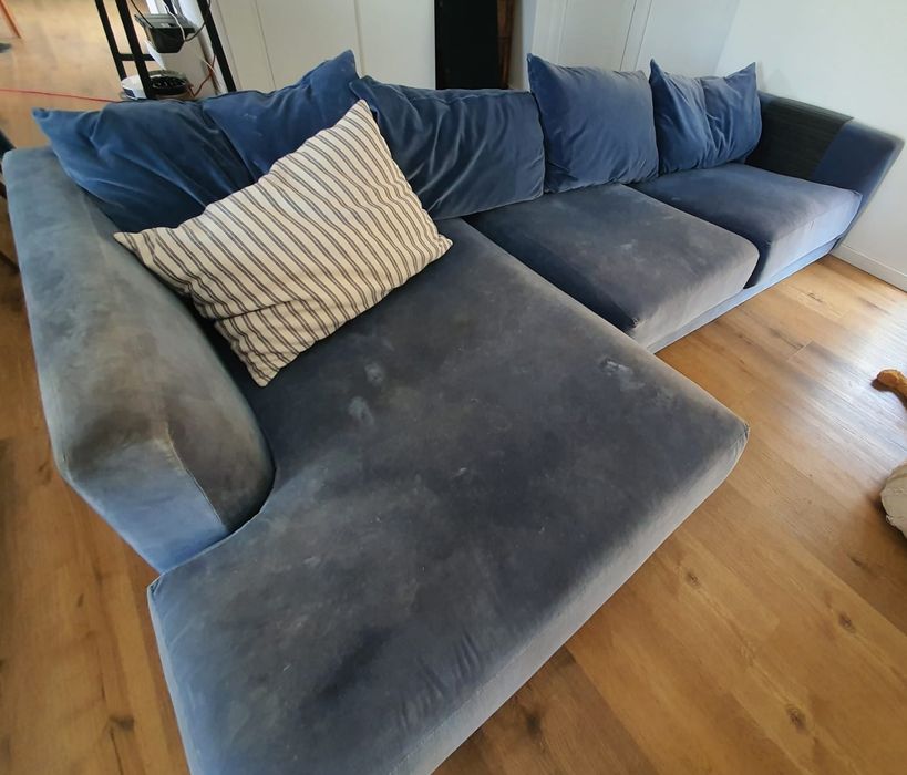 Vendo sofá chaise longue azul com almofadas