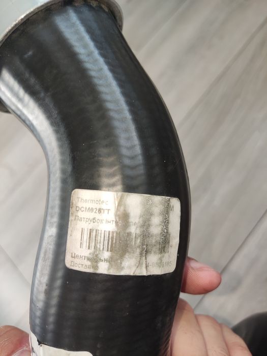 Новий патрубок інтеркулера w203 2.2 CDI om611