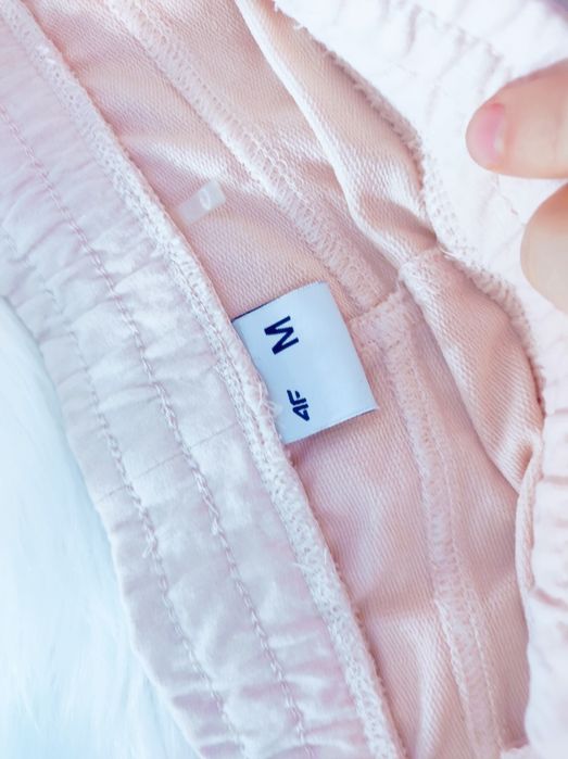 Spodenki szorty wysoki stan pudrowy róż 4F