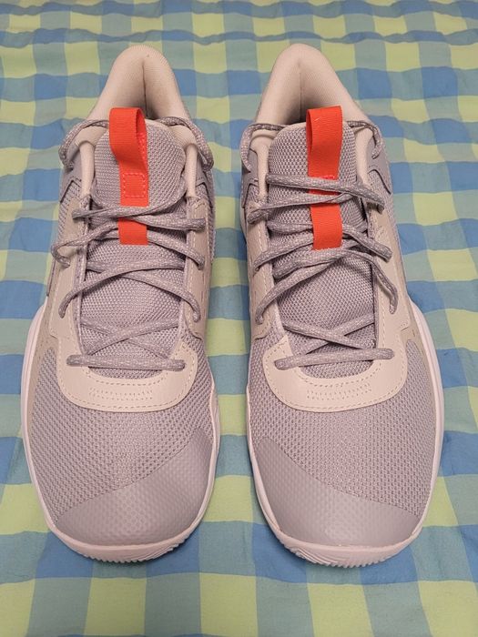 UNDER ARMOUR rozm. 43 buty do siatkówki, koszykowki