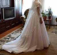 Весільна розкішна сукня