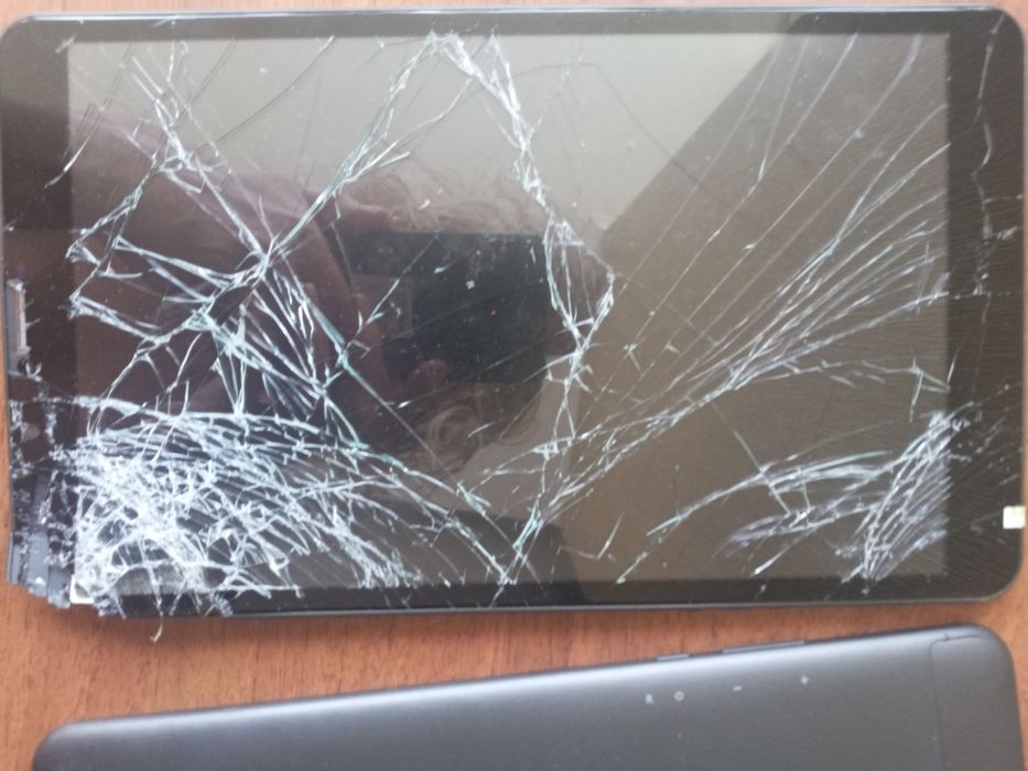 Планшет NOMi ultra4LTE на запчастини