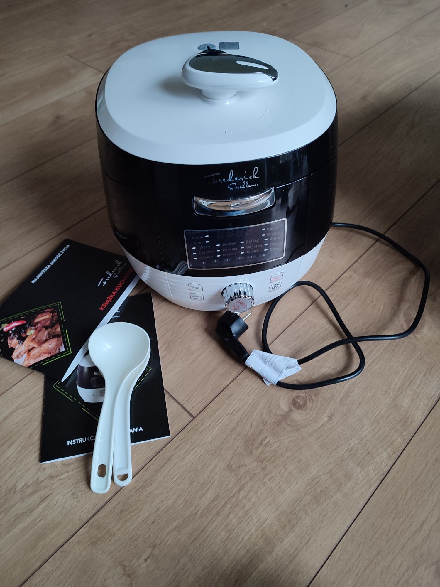 Multi-Cooker  model DE-19