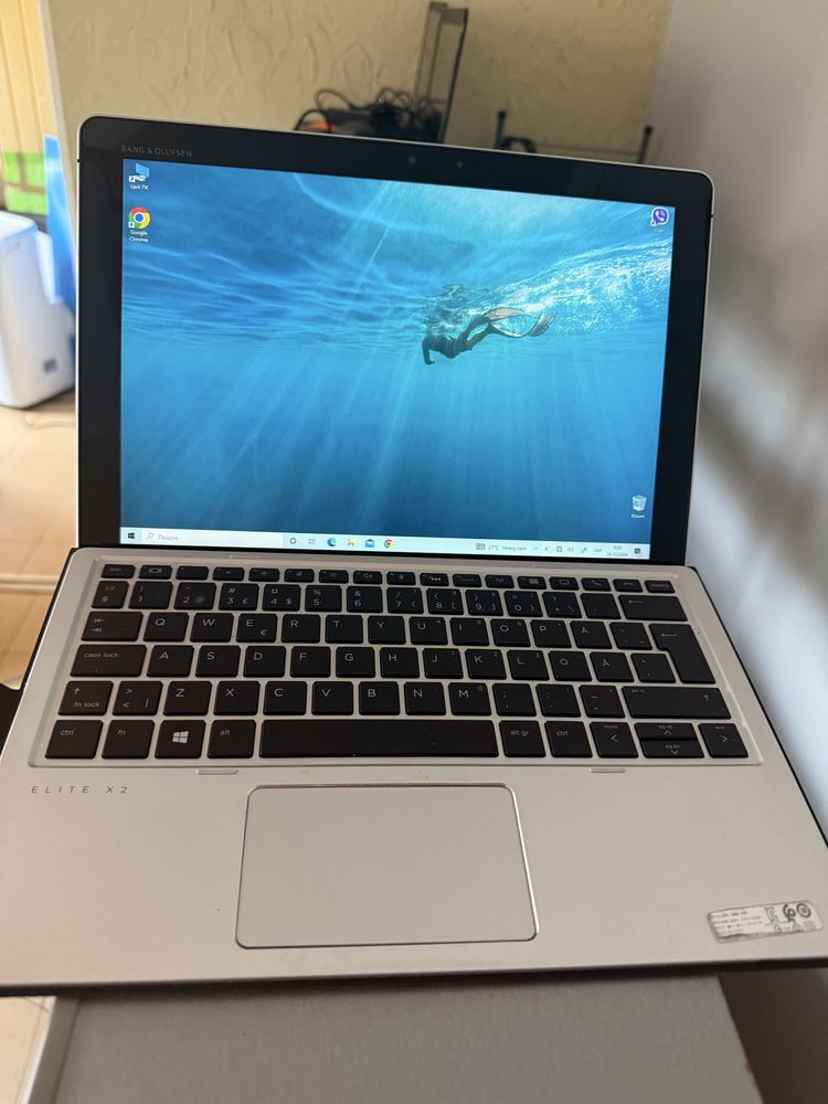 Hp elite X2 iCore m7 8гб рам,256гб SSD.Бате