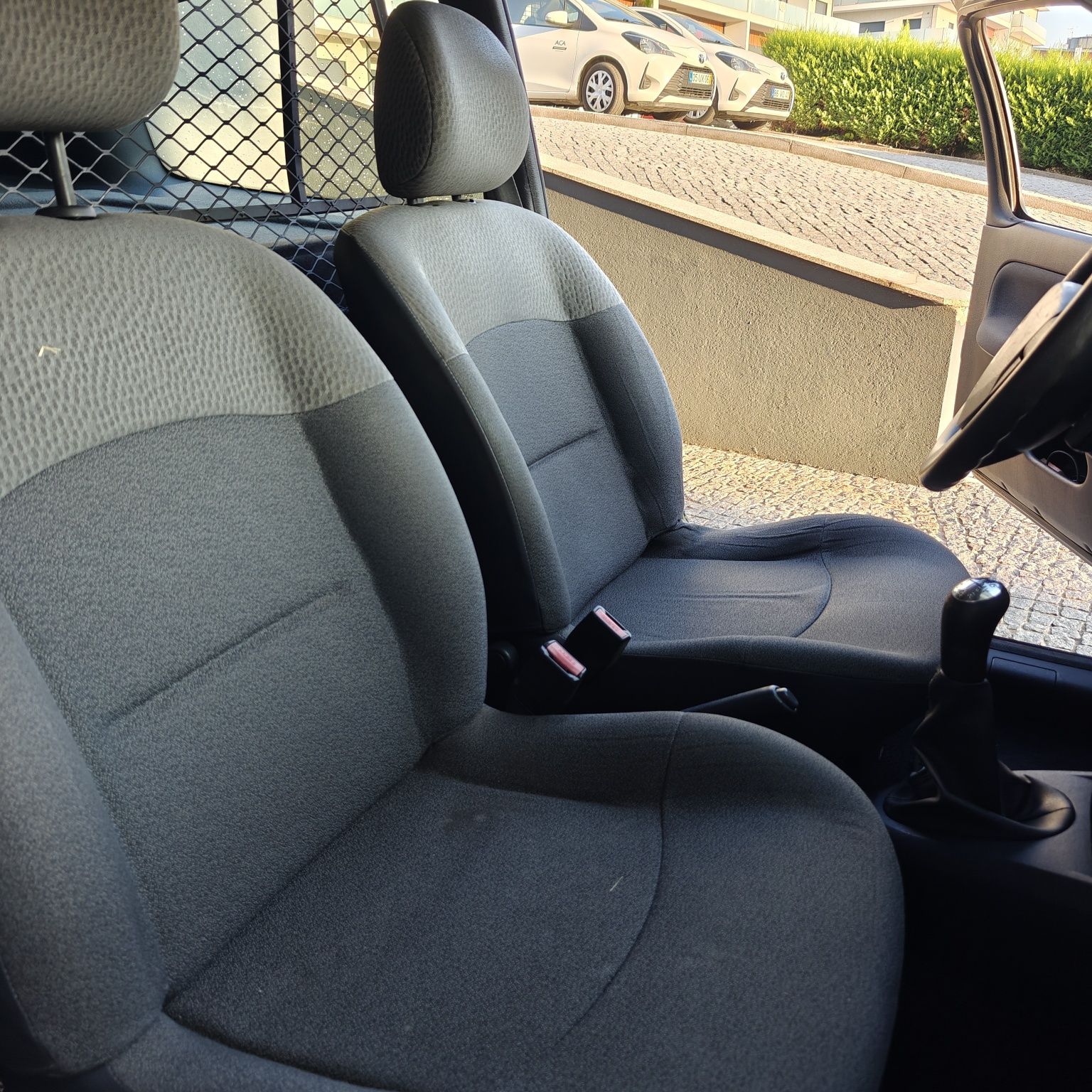 Renault Clio em ótimo estado.