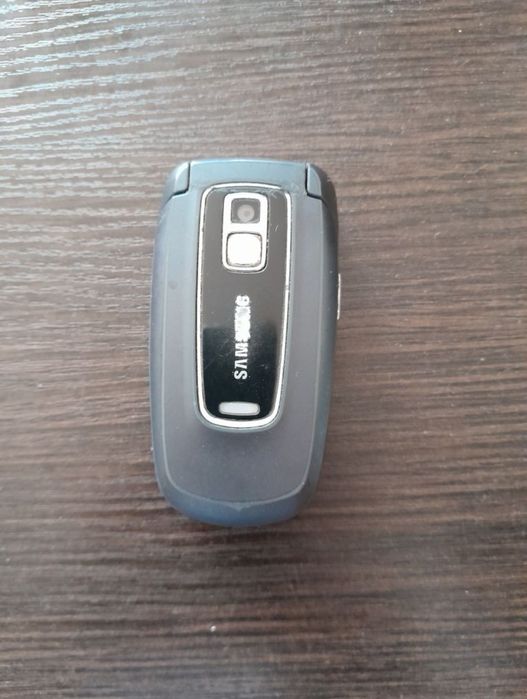 Телефон кнопочный Samsung