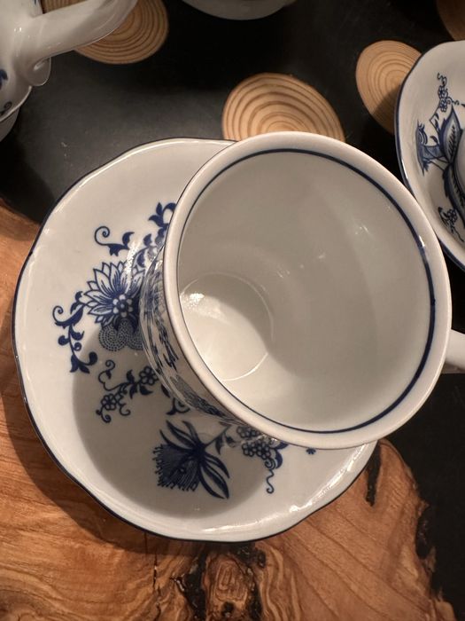 Stary serwis z fabryki porcelany książ. Doskonaly stan