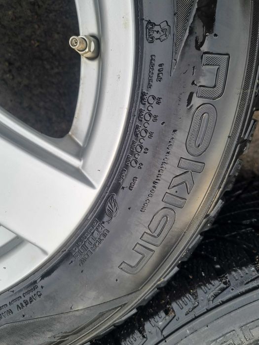 Колеса зимові Мерседес 205/60 R16 NOKIAN