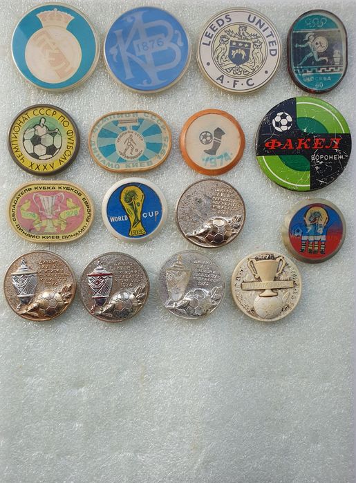 Значки, футбол (продажа, обмен)
