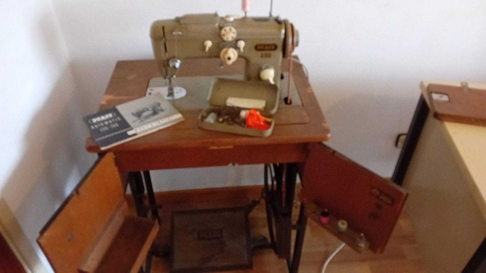 Máquina  de Costura PFAFF 230