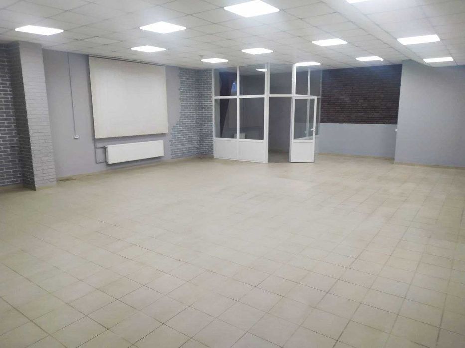 Офіс в центрі з автономним опаленням