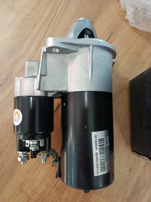 Стартер для автомобиля Ford, 12 V,  1,4 Kw ,71110030