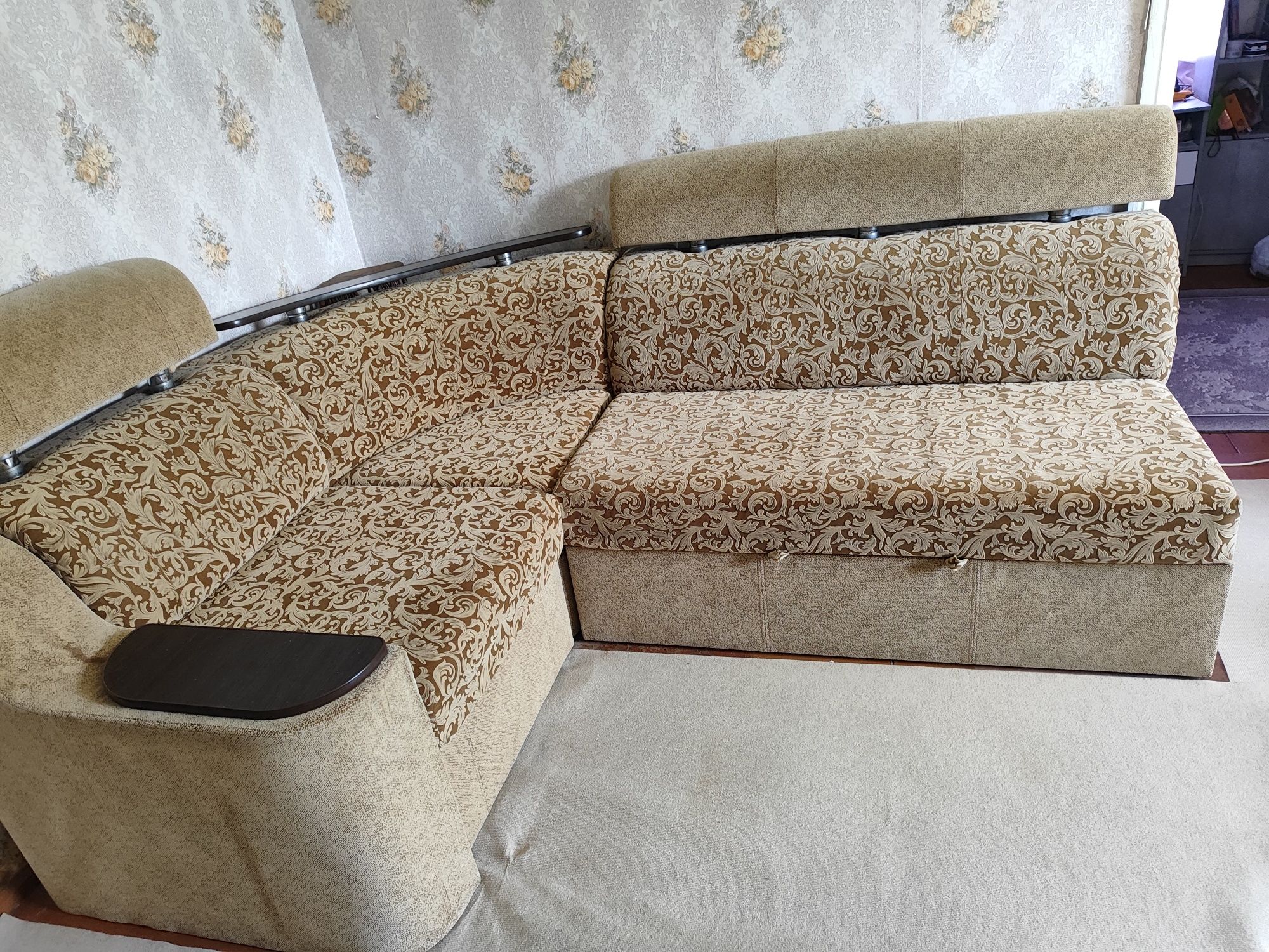 Продам кутовий диван