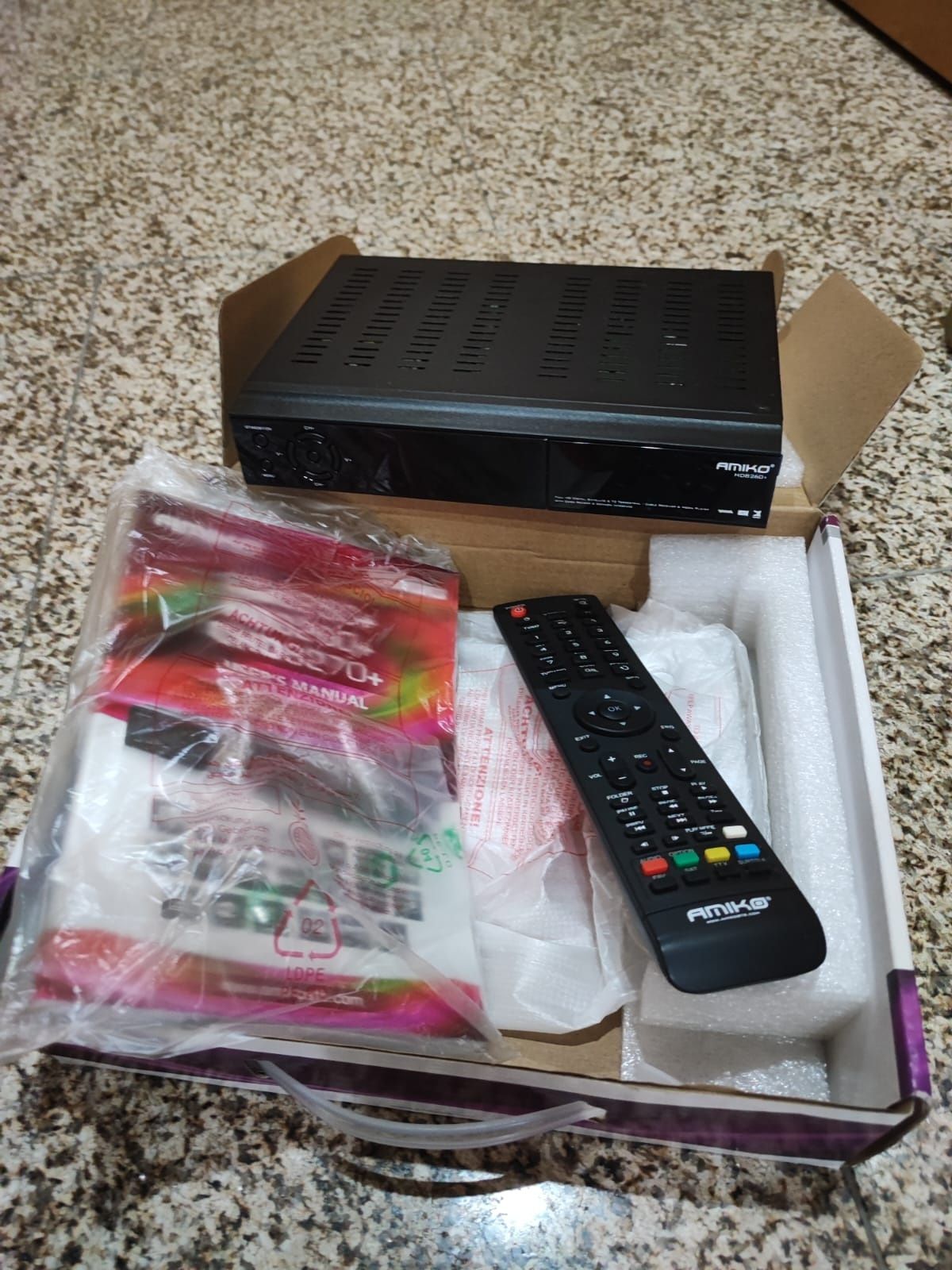 TV Box Amiko 8260+