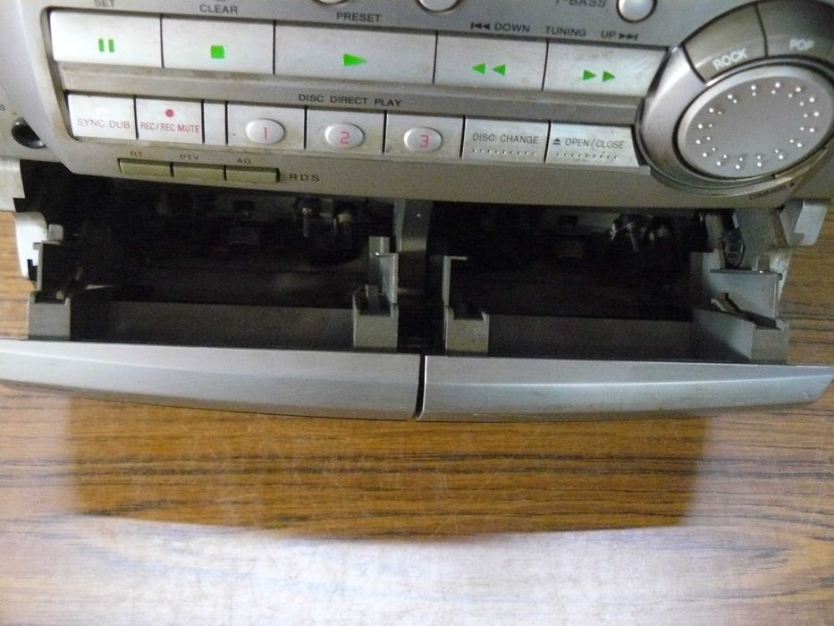 Wieża Aiwa z pilotem rds z CD karuzela na 3 szt. kasety