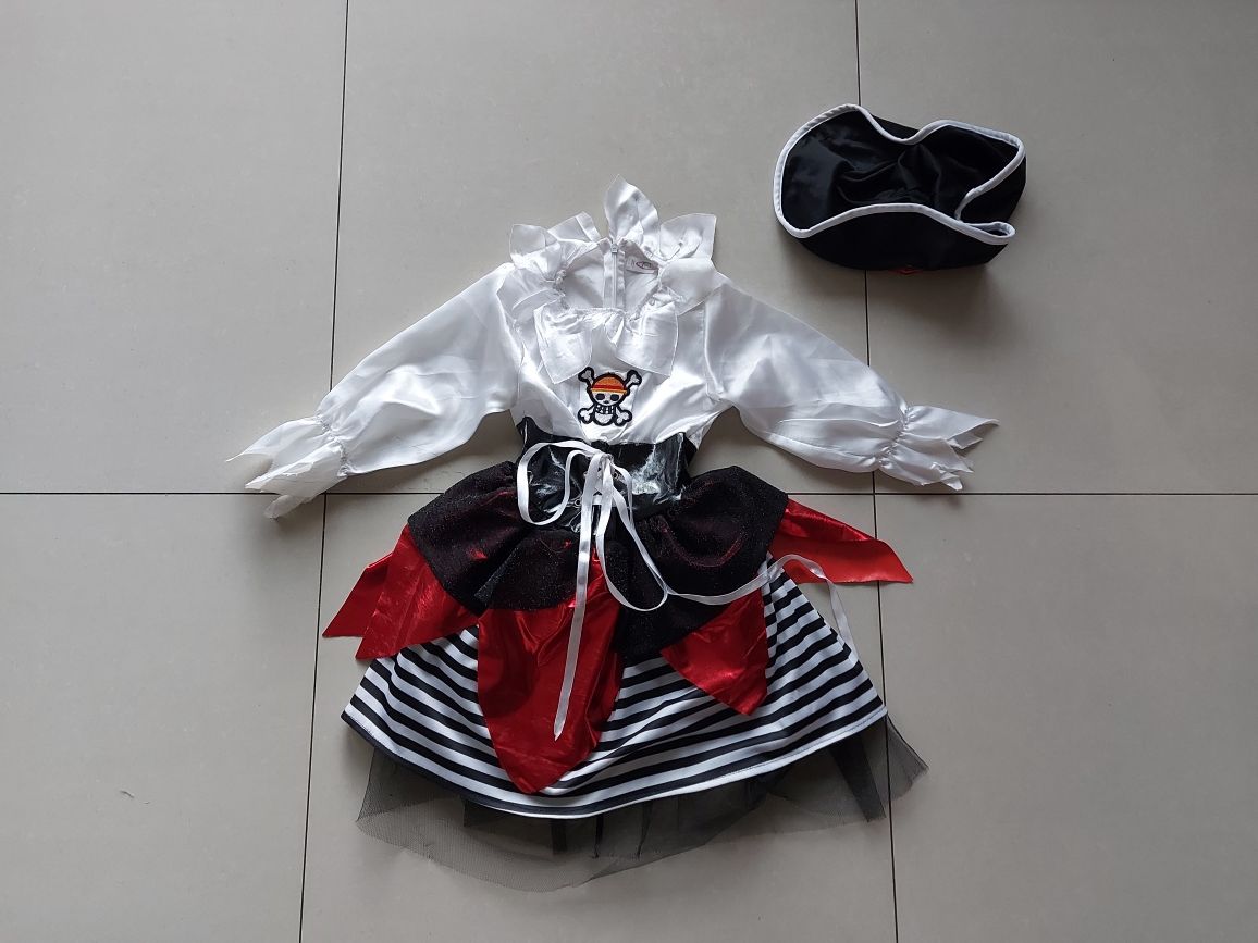 Strój karnawałowy Piratki w rozmiarze 104