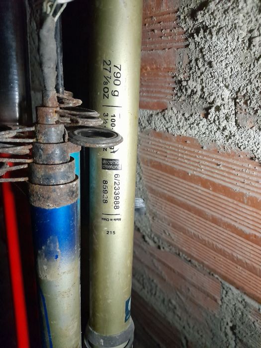 Várias canas de pesca tamanhos vários s/ carretos