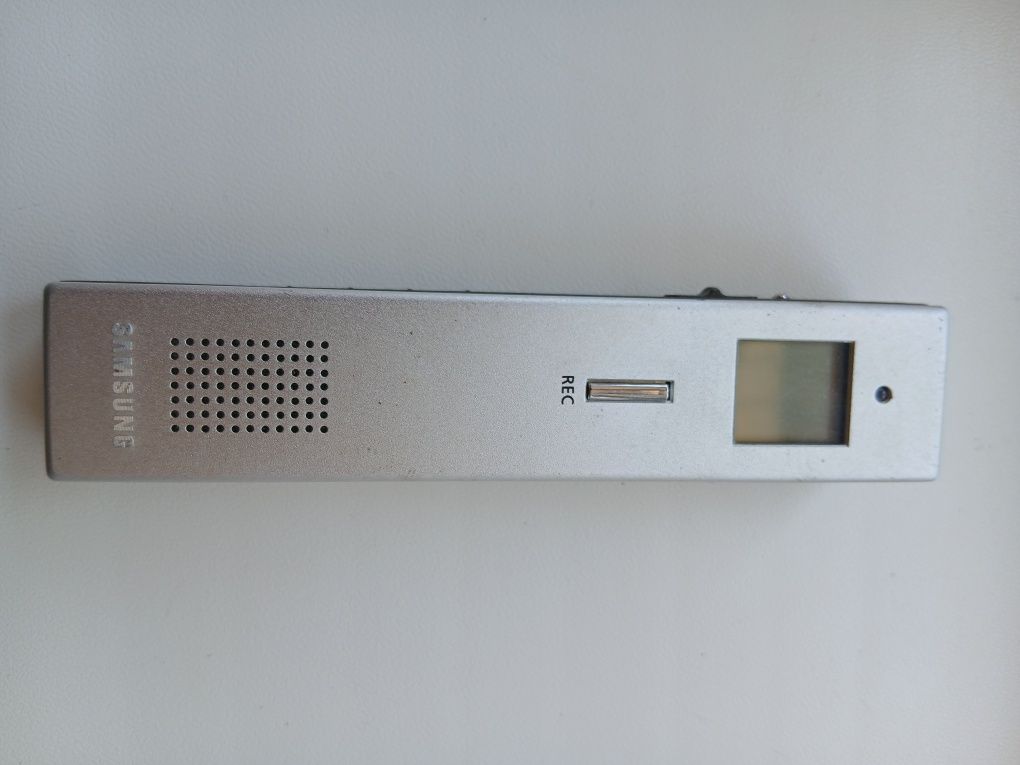 Цифровий диктофон Samsung SVR-B410