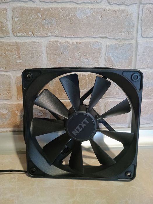 Вентилятор NZXT F120Q 120 мм Black (RF-Q12SF-B1)