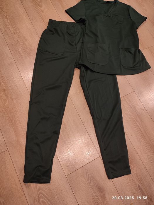 Nowy ciemnozielony mundurek medyczny rozmiar M